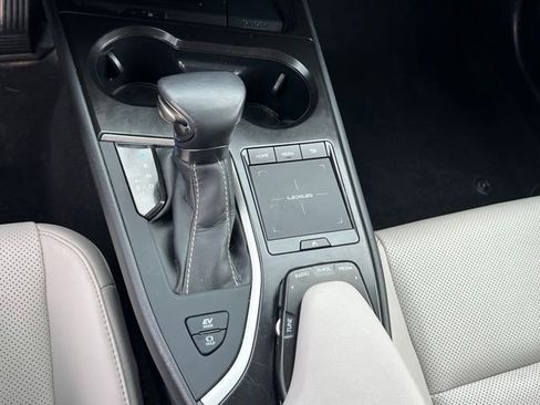 Used 2022 Lexus UX 250h w/ Premium Package image 36