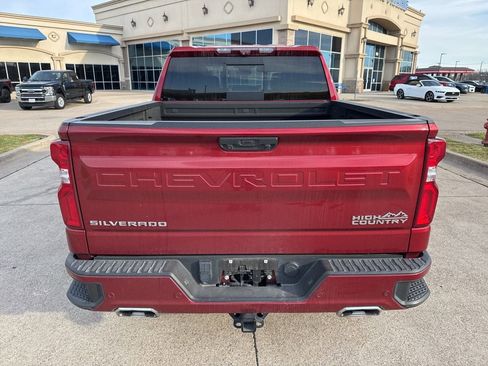 Used 2022 Chevrolet Silverado 1500 High Country w/ Technology Package image 9