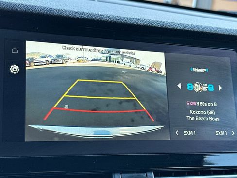 Used 2022 Kia Niro EX image 23