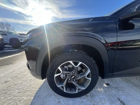 Certified 2025 Chevrolet Trax LT w/ LT Convenience Package image 32