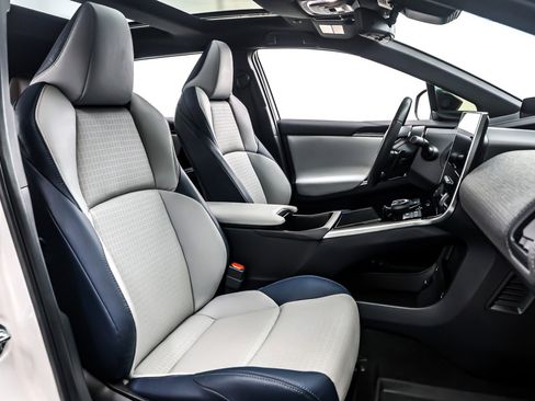 Used 2023 Subaru Solterra AWD image 8