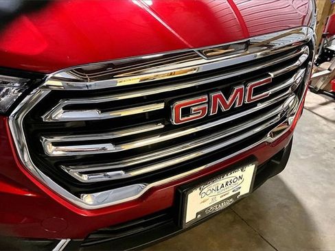 Used 2022 GMC Terrain SLT w/ LPO, Floor Liner Package image 10