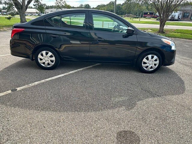 Used 2016 Nissan Versa S FWD image 7