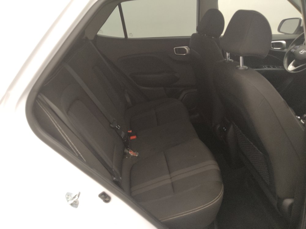 Used 2025 Hyundai Venue SEL FWD image 19