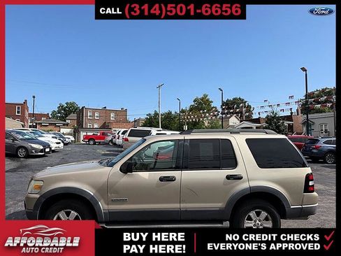 Used 2006 Ford Explorer XLT AWD/4WD image 2