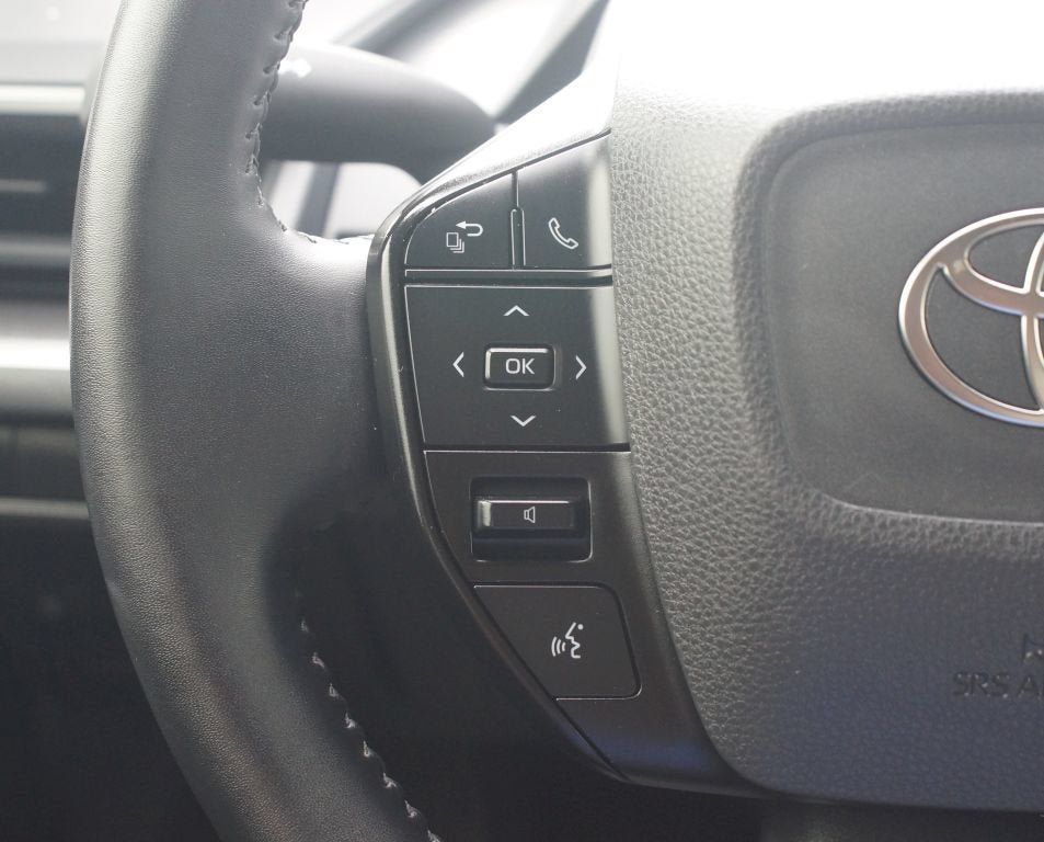 Used 2023 Toyota Prius LE FWD image 9