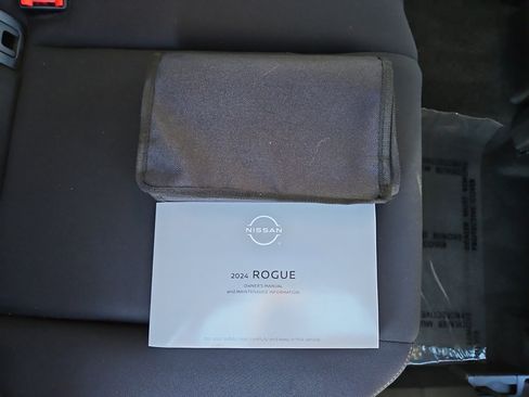 Used 2024 Nissan Rogue S image 26