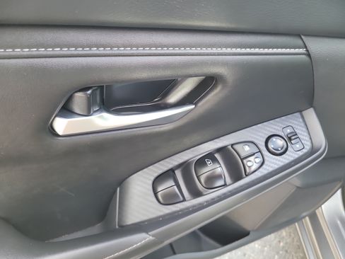 Used 2024 Nissan Sentra SV FWD image 16
