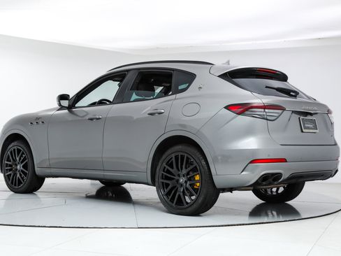 Used 2022 Maserati Levante GT image 3