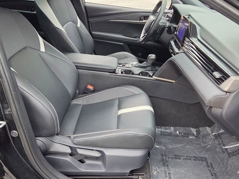 Used 2025 Toyota Camry SE image 15