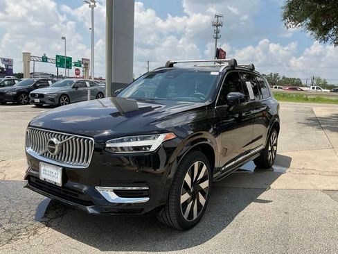 Certified 2023 Volvo XC90 T8 Ultimate w/ Lounge Package AWD/4WD image 3