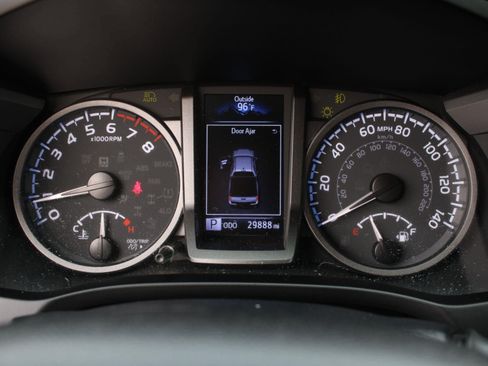 Used 2022 Toyota Tacoma TRD Sport AWD/4WD image 9