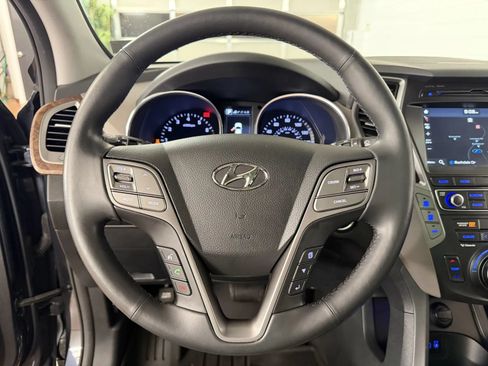 Used 2017 Hyundai Santa Fe AWD image 21