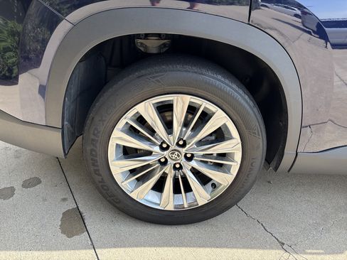 Used 2024 Toyota Grand Highlander AWD image 34