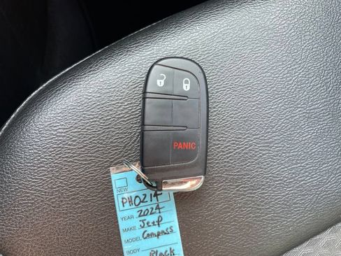 Used 2024 Jeep Compass Latitude AWD/4WD image 22