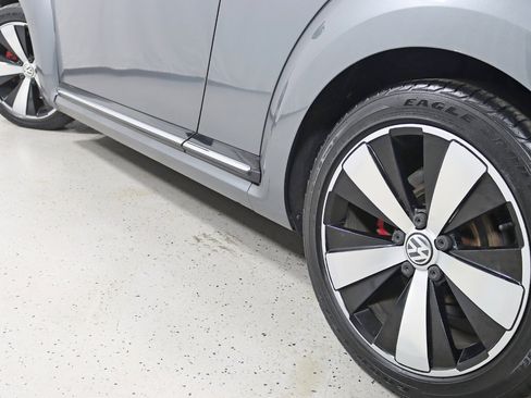 Used 2014 Volkswagen Beetle R-Line FWD image 12
