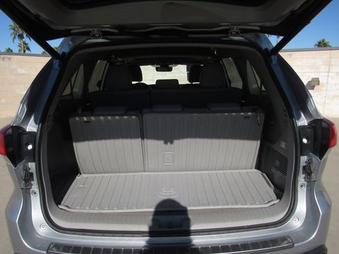 Used 2018 Toyota Highlander AWD V6 image 13