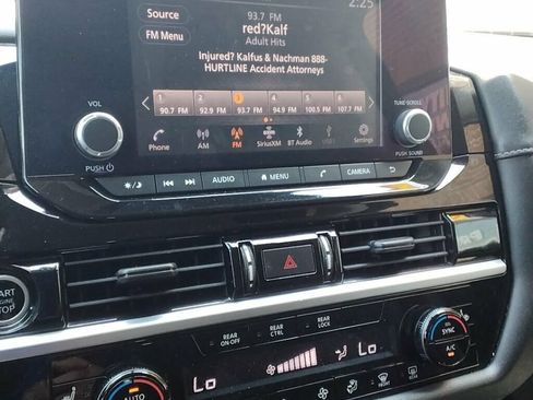 Used 2022 Nissan Pathfinder SV FWD image 19