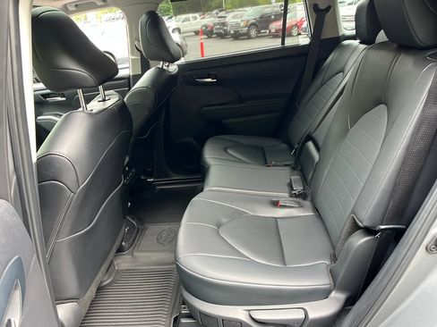 Used 2026 Toyota Highlander XLE AWD/4WD image 22