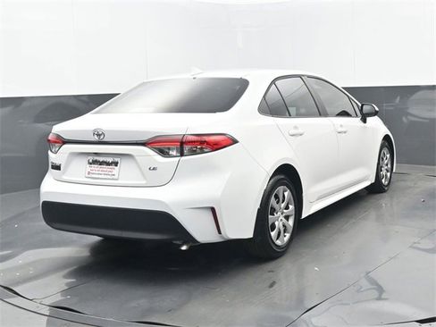Used 2025 Toyota Corolla LE image 20