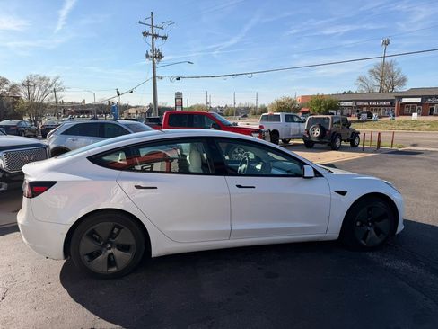 Used 2021 Tesla Model 3 Standard Range Plus RWD image 6