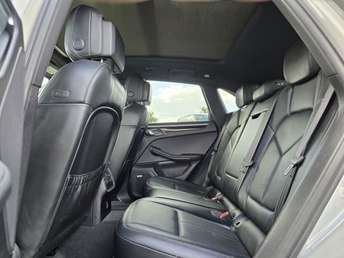 Used 2021 Porsche Macan Base image 17