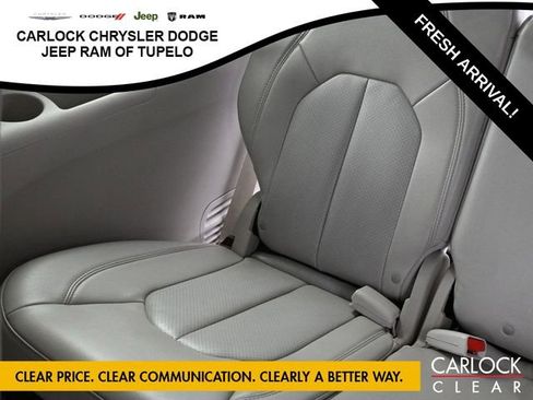 Used 2021 Chrysler Pacifica Touring-L image 35