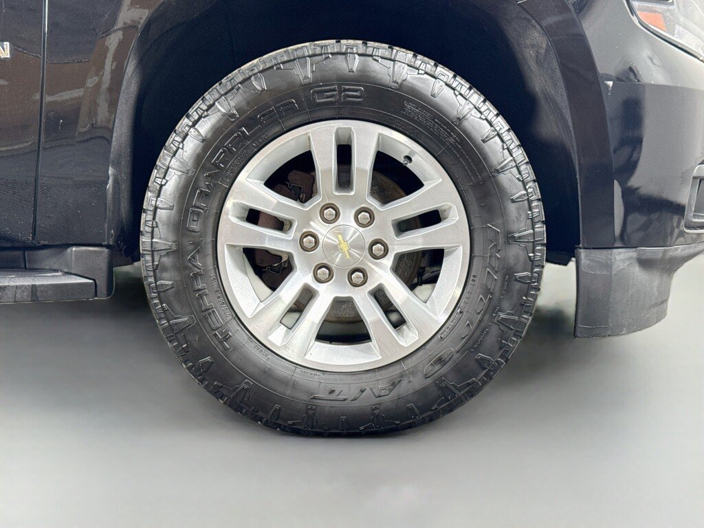 Used 2019 Chevrolet Suburban LS AWD/4WD image 41