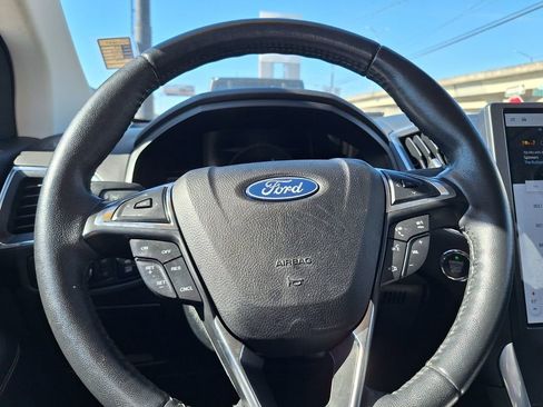 Used 2022 Ford Edge Titanium w/ Class II Trailer Tow Package image 16