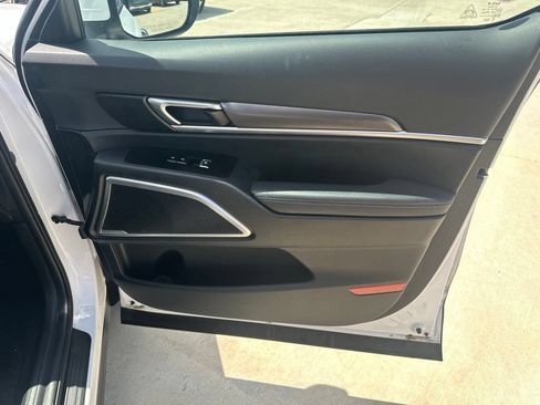 Used 2025 Kia Telluride S FWD image 38