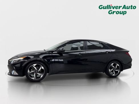 Used 2022 Hyundai Elantra Limited FWD image 2