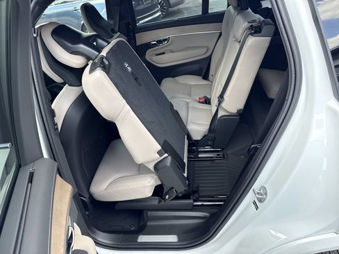 New 2026 Volvo XC90 B5 Ultra w/ Protection Package Premier AWD/4WD image 14
