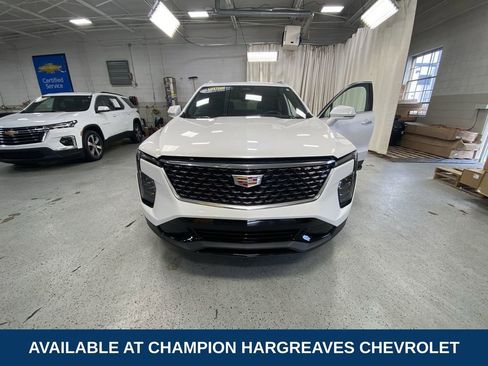 Used 2024 Cadillac XT4 Premium Luxury w/ Cold Weather Package AWD/4WD image 39