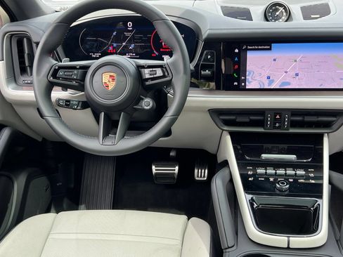 Certified 2026 Porsche Cayenne S AWD/4WD image 16