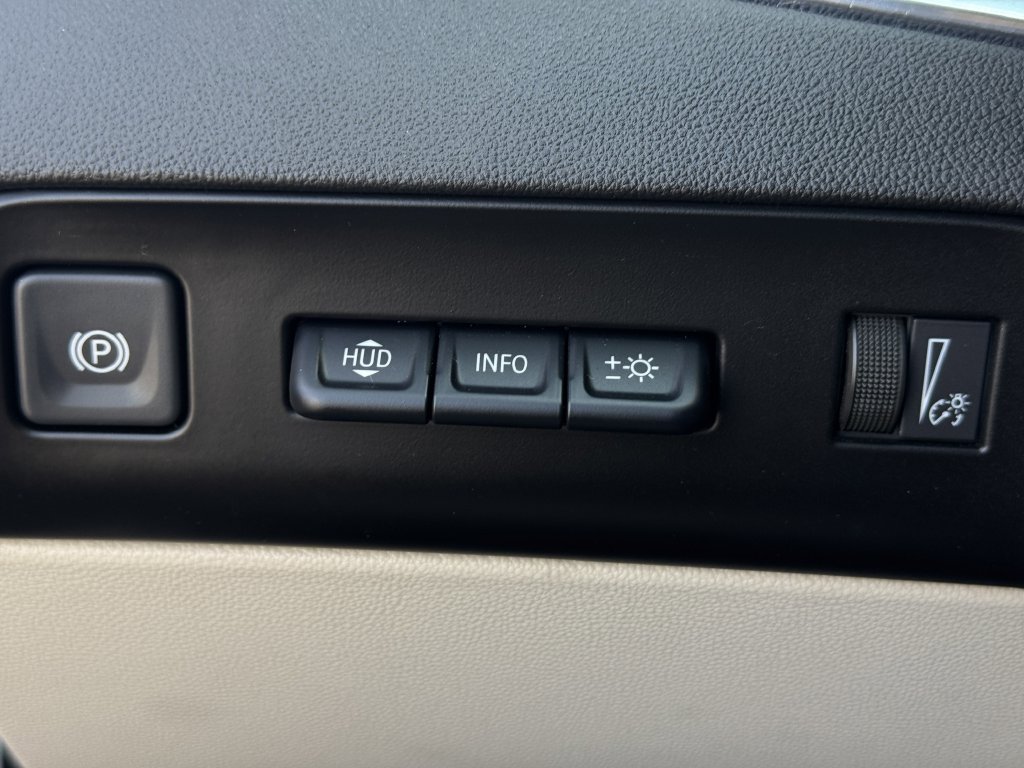 Used 2023 Buick Enclave Avenir FWD image 24