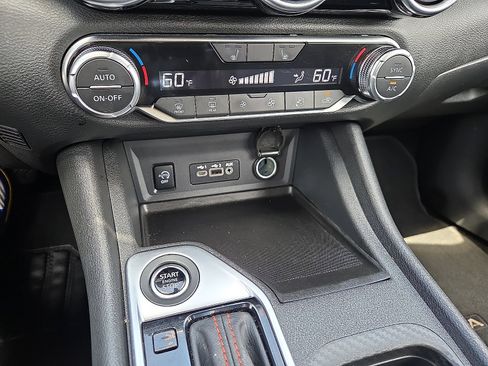 Used 2025 Nissan Sentra SR FWD image 17