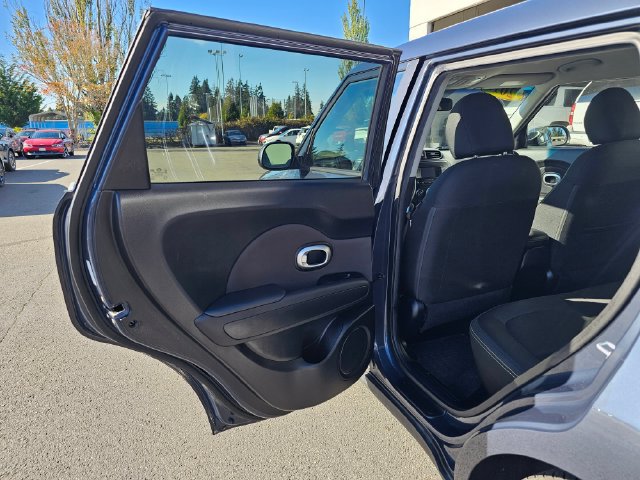 Used 2015 Kia Soul + FWD image 17
