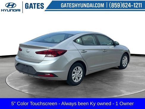Used 2020 Hyundai Elantra SE FWD image 2