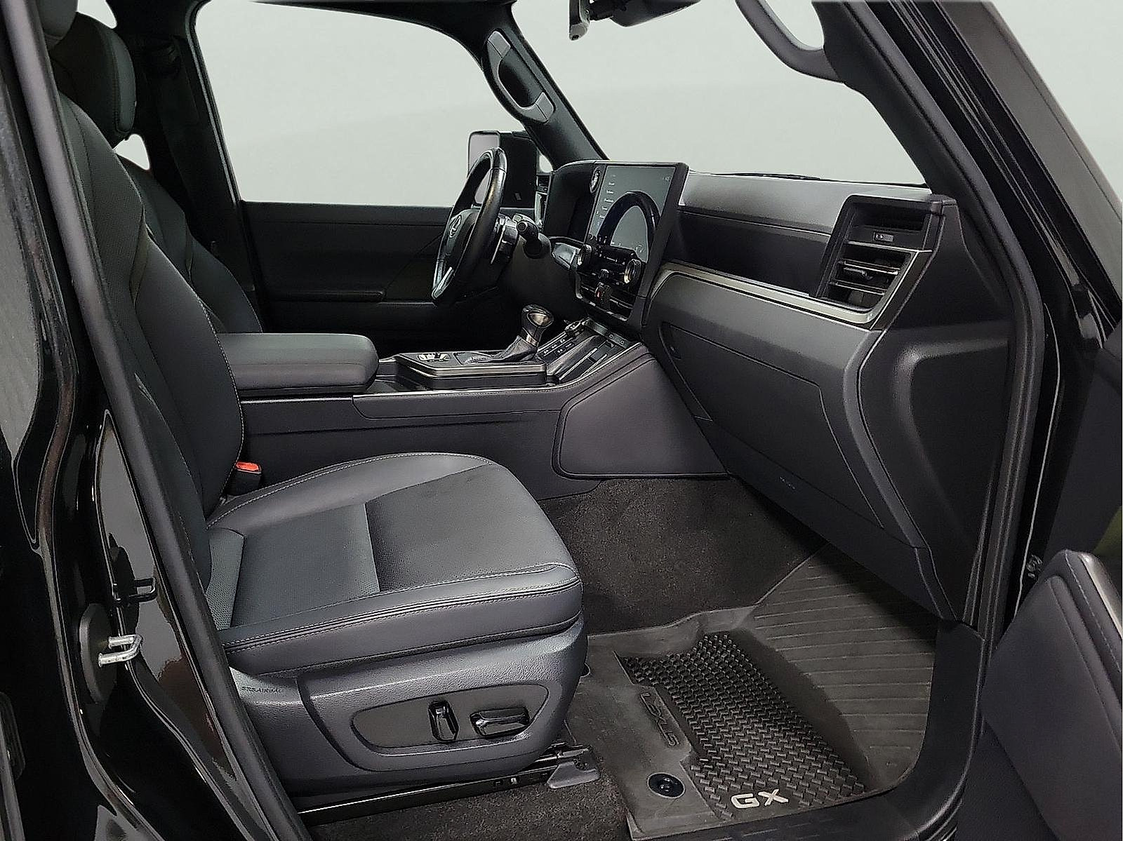 Used 2024 Lexus GX 550 AWD/4WD image 14