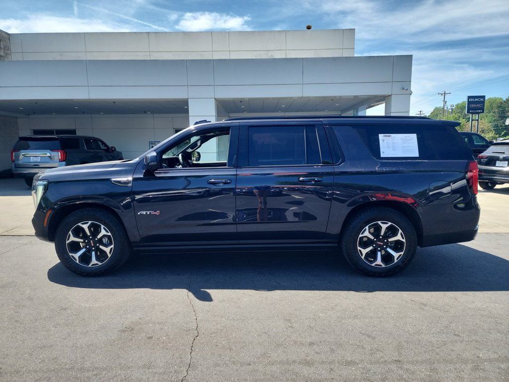 Certified 2025 GMC Yukon XL AT4 w/ AT4 Premium Plus Package AWD/4WD image 5