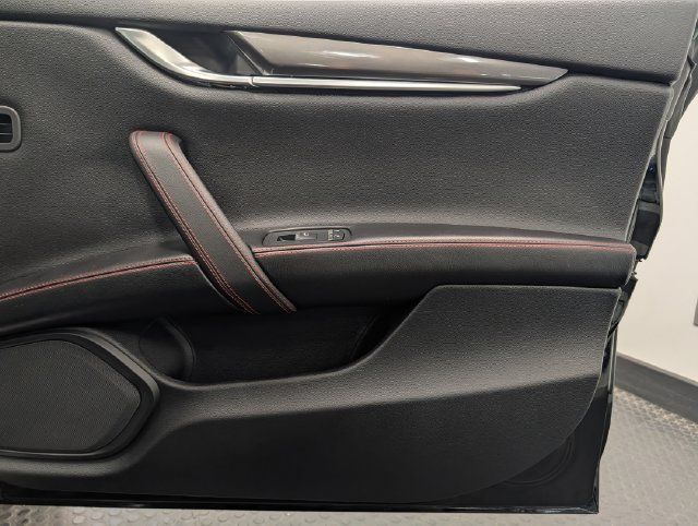 Used 2018 Maserati Ghibli S Q4 AWD/4WD image 27