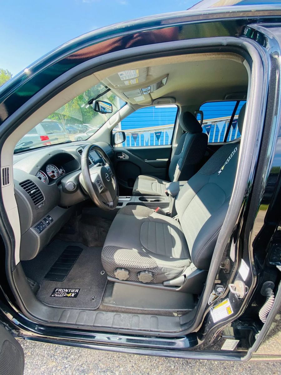 Used 2018 Nissan Frontier PRO-4X AWD/4WD image 7