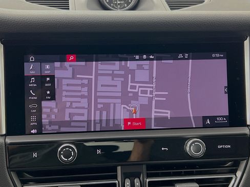 Used 2024 Porsche Macan image 13