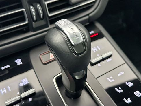 Used 2024 Porsche Macan Turbo image 26