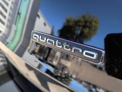 Certified 2022 Audi Q3 2.0T Premium w/ Convenience Package image 39