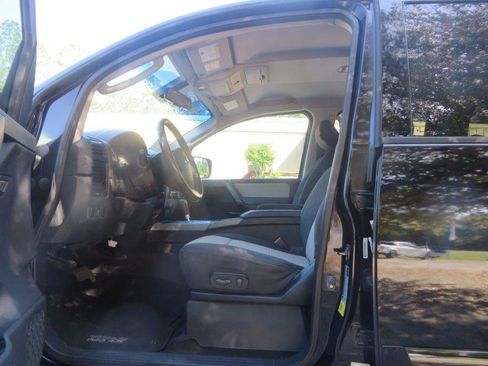 Used 2011 Nissan Titan PRO-4X image 12