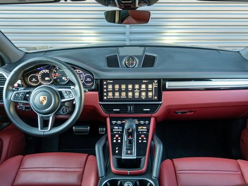 Certified 2022 Porsche Cayenne S Platinum image 23