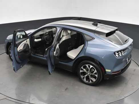 Used 2023 Ford Mustang Mach-E Premium image 33