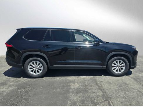 Used 2024 Toyota Grand Highlander AWD image 2