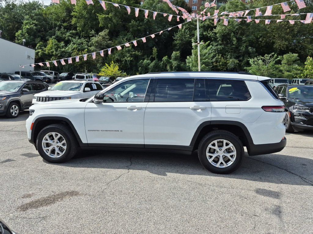 Used 2023 Jeep Grand Cherokee L Limited w/ Luxury Tech Group II AWD/4WD image 11